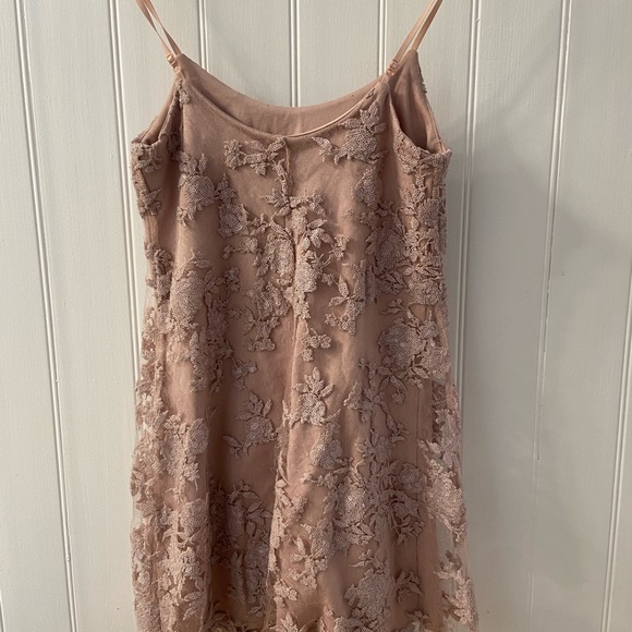 Dress - Picture 4 of 6